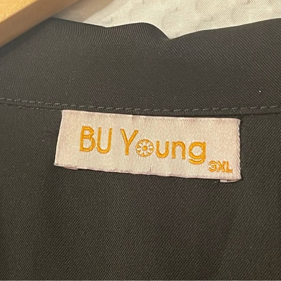Bu Young 3XL Black Cropped Tee - Picture 3 of 3